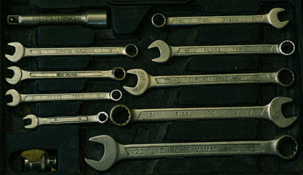 DIY tools and wood pieces